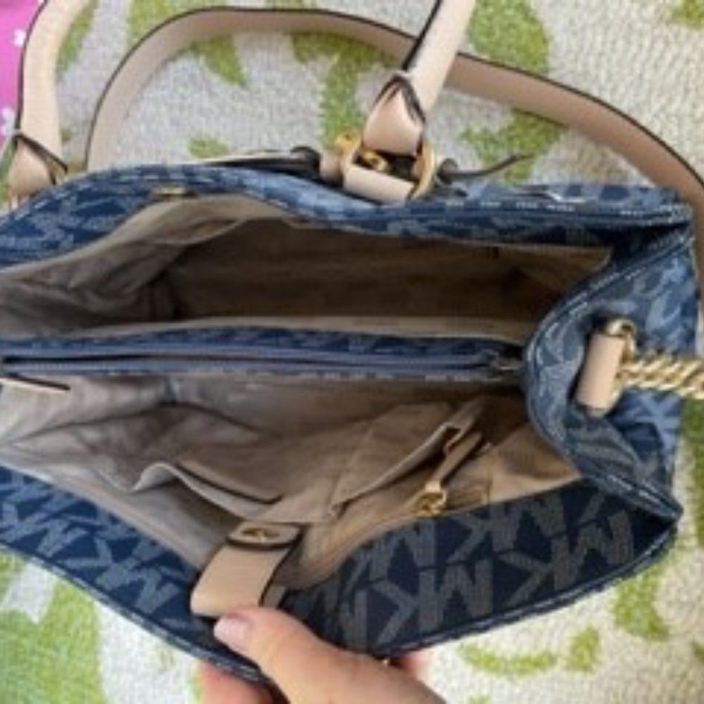 Authentic Michael Kors Handbag - image 4